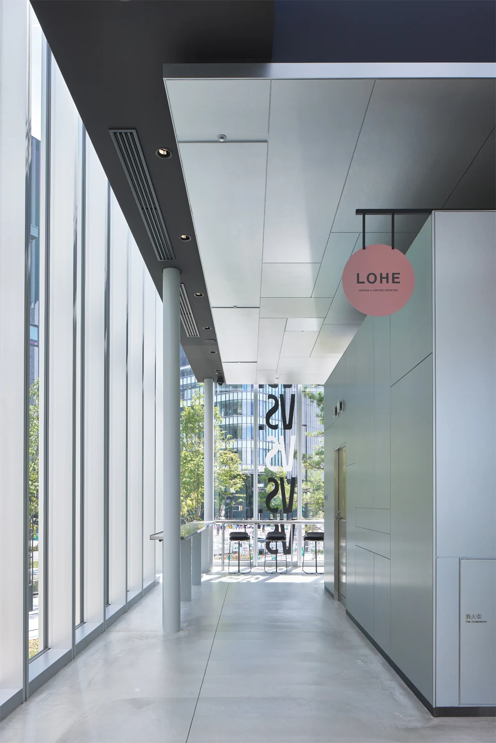 LOHE店内入り口